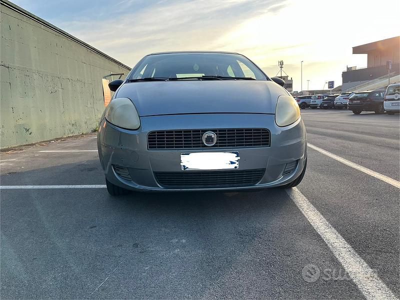 Usata 2008 Fiat Grande Punto Due volumi | 3700 € - Immagine 1/4