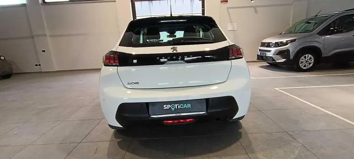 Usata Peugeot 208 Active 102 CV (75 kW) 2022 Bianco Utilitaria