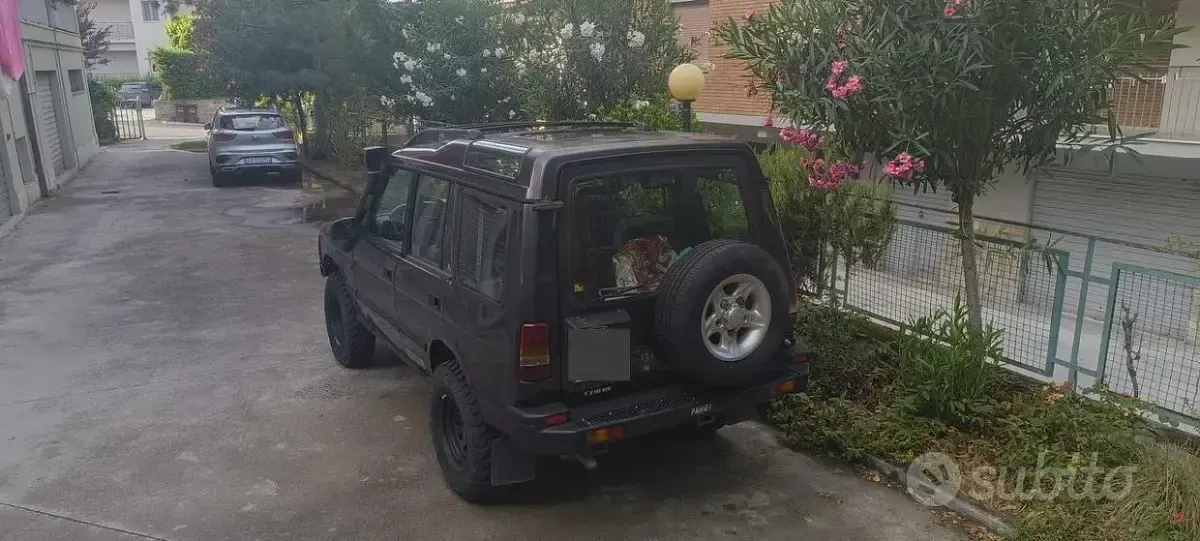 Usata Land Rover Discovery 113 CV (83 kW) 1997 Grigio SUV