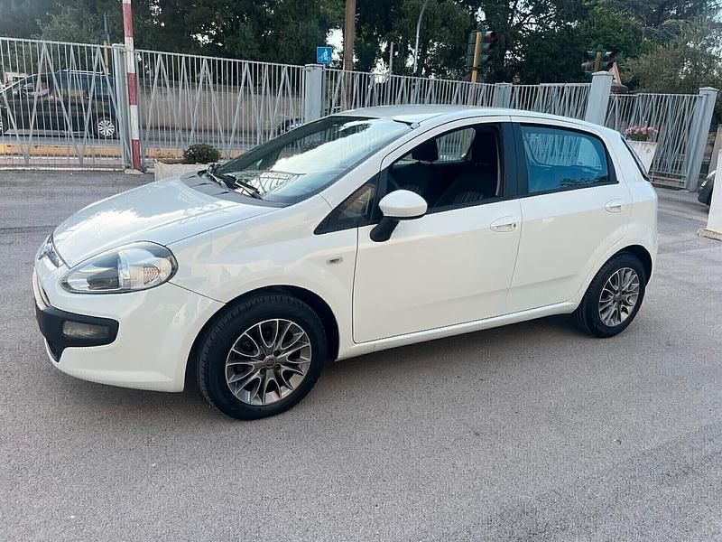 Usata Fiat Punto 75 CV (55 kW) 2011 Bianco Berlina