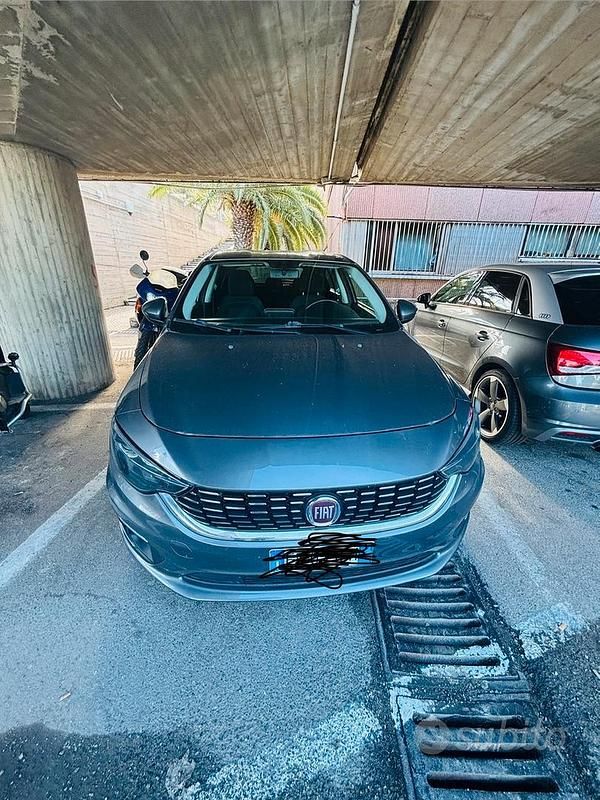 Usata Fiat Tipo 120 CV (88 kW) 2018 Grigio Berlina