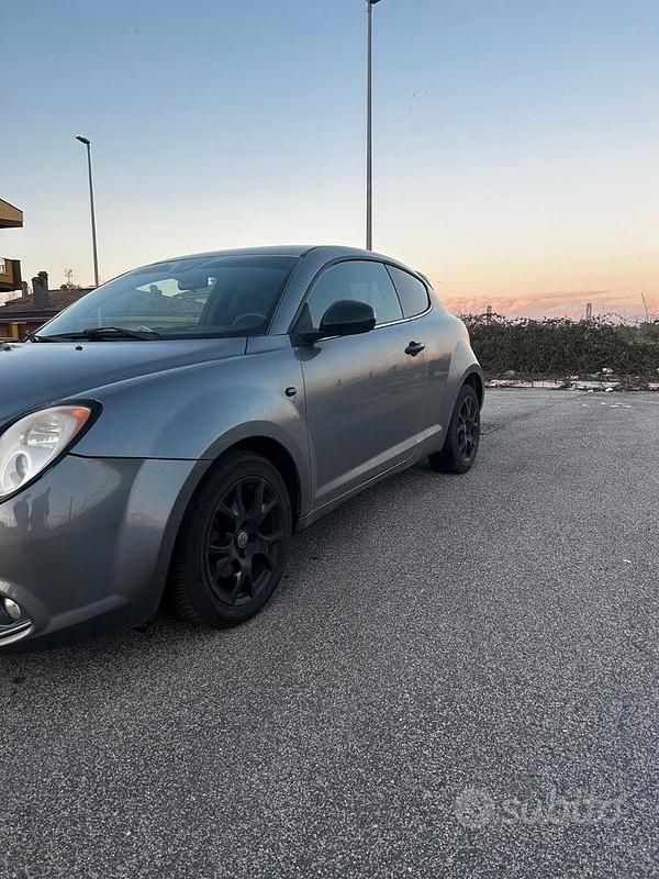 Usata Alfa Romeo MiTo 95 CV (69 kW) 2011 Grigio Utilitaria