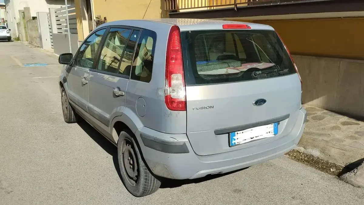Usata Ford Fusion 80 CV (58 kW) 2012 Utilitaria