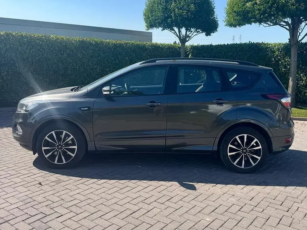 Usata Ford Kuga ST-Line 120 CV (88 kW) 2019 Grigio SUV
