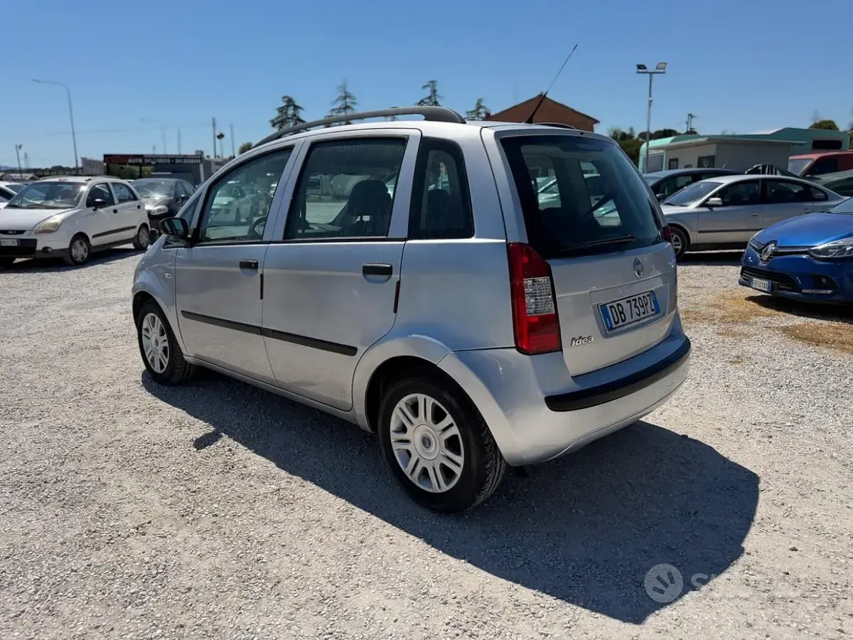 Usata Fiat Idea Dynamic 77 CV (56 kW) 2006 Grigio Monovolume