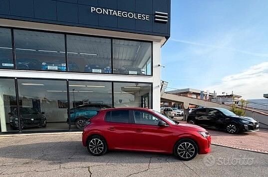 Usata Peugeot 208 Active 75 CV (55 kW) 2023 Rosso Utilitaria