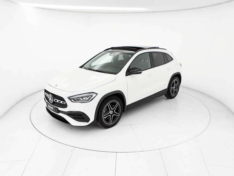 Usata Mercedes GLA200 Premium 150 CV (110 kW) 2022 Bianco SUV