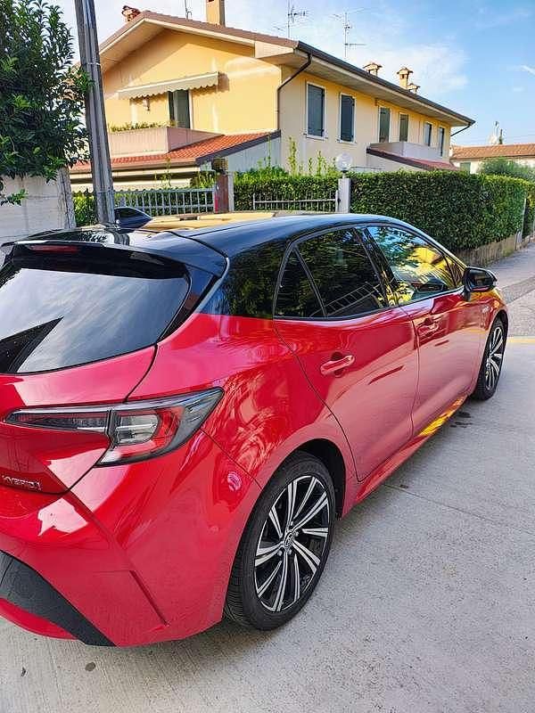 Usata Toyota Corolla Style 98 CV (72 kW) 2021 Rosso Berlina