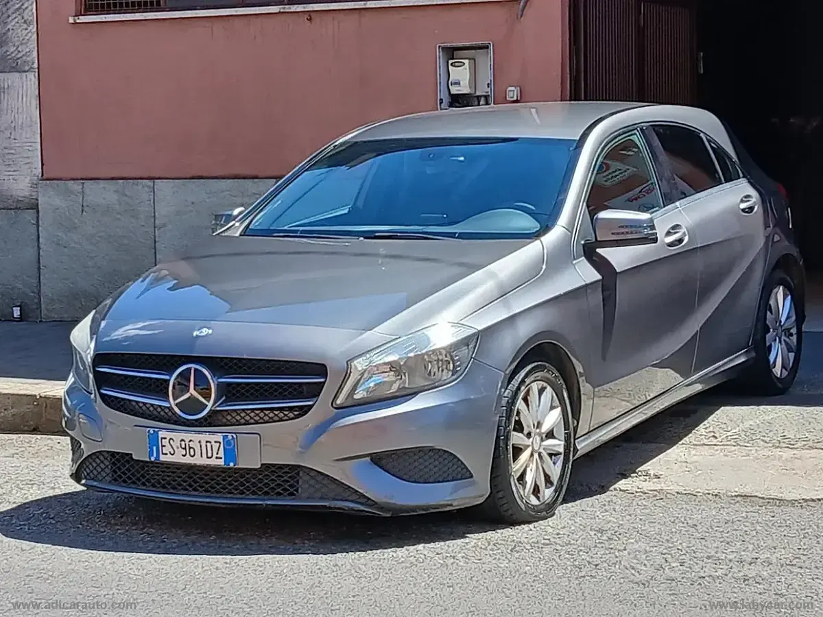 Usata Mercedes A180 109 CV (80 kW) 2013 Grigio Utilitaria