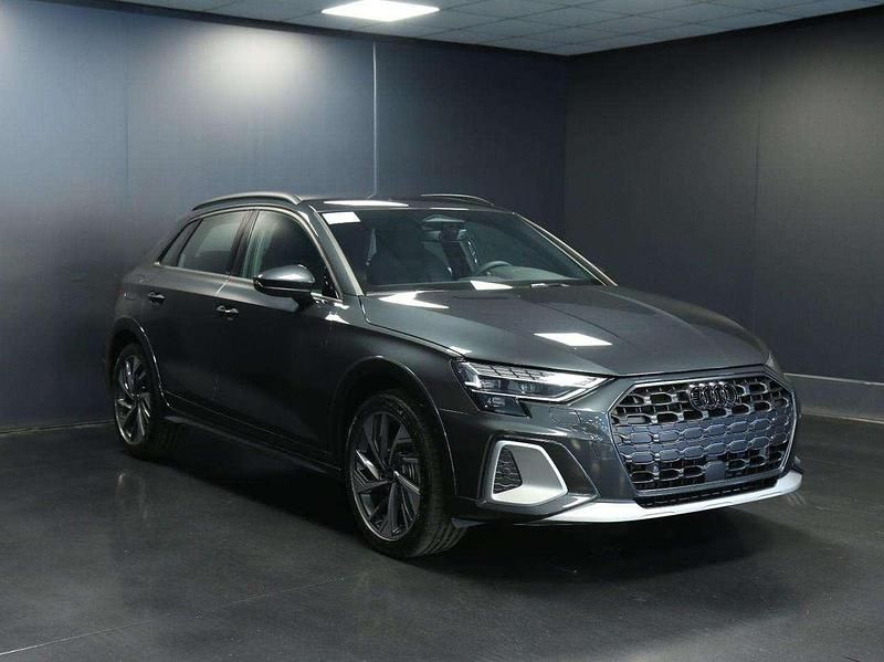 Nuevo Audi A3 150 CV (110 kW) 2025 Gris Berlina