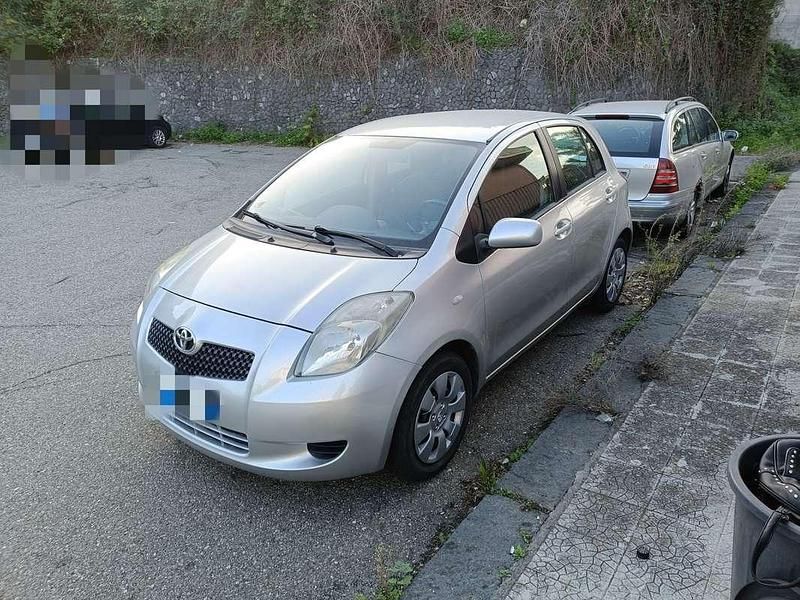 Usata Toyota Yaris Luna 86 CV (63 kW) 2003 Berlina