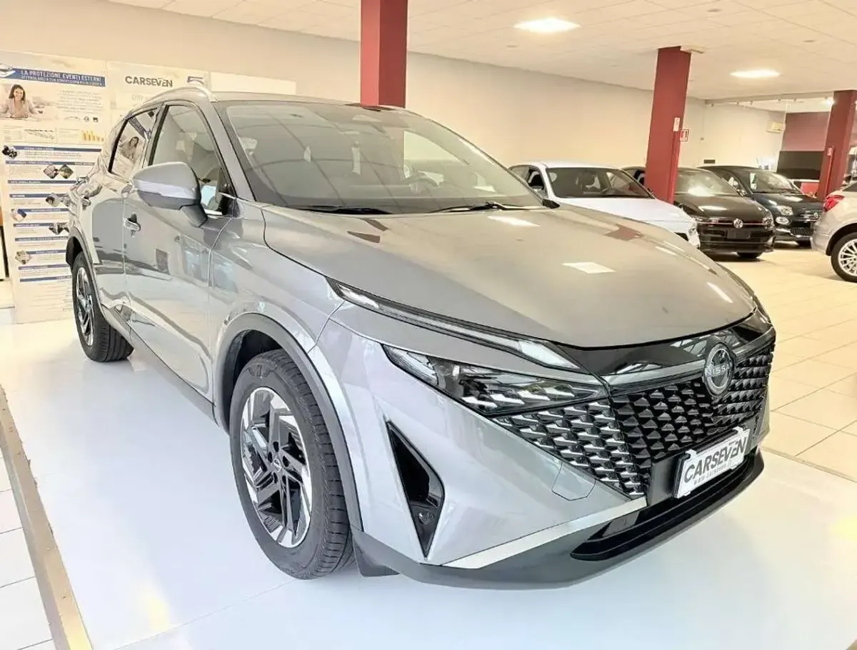 Usata Nissan Qashqai N-Connecta 158 CV (116 kW) 2025 Grigio SUV