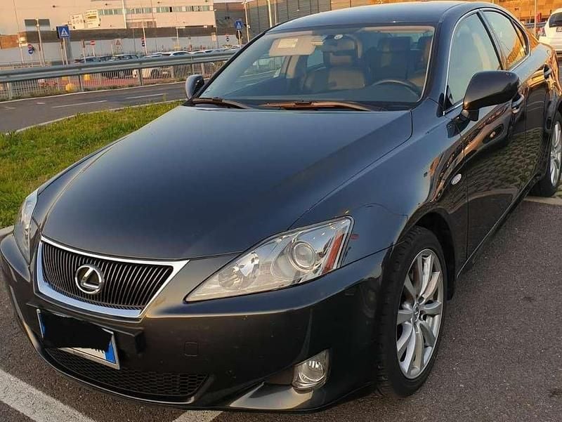 Usata Lexus IS220d 177 CV (130 kW) 2006 Grigio Berlina