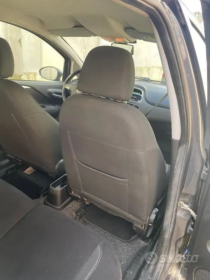 Usata Fiat Punto 95 CV (69 kW) 2016 Grigio Utilitaria