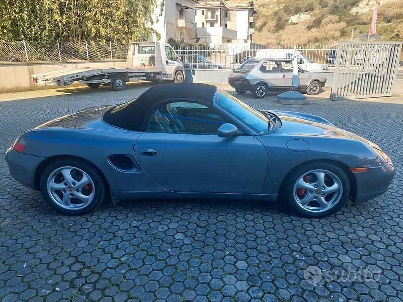 Usata Porsche Boxster 220 CV (161 kW) 2002 Grigio Cabrio