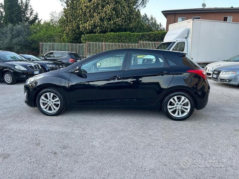 Occasion Hyundai i30 110 PK (80 kW) 2012 Zwart Sedan