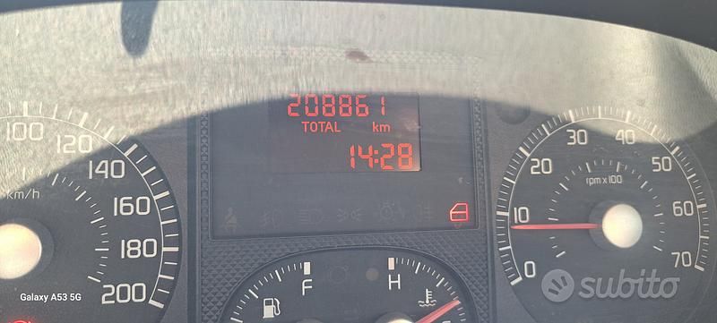 Usata Fiat Idea 90 CV (66 kW) 2007 Grigio Monovolume