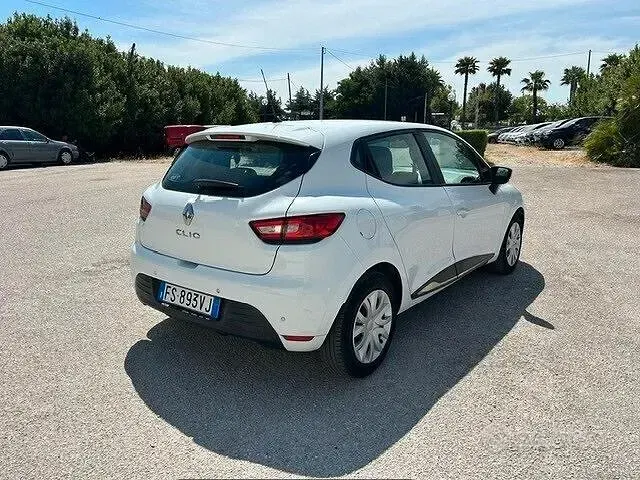 Usata Renault Clio IV Business 75 CV (55 kW) 2018 Bianco Berlina