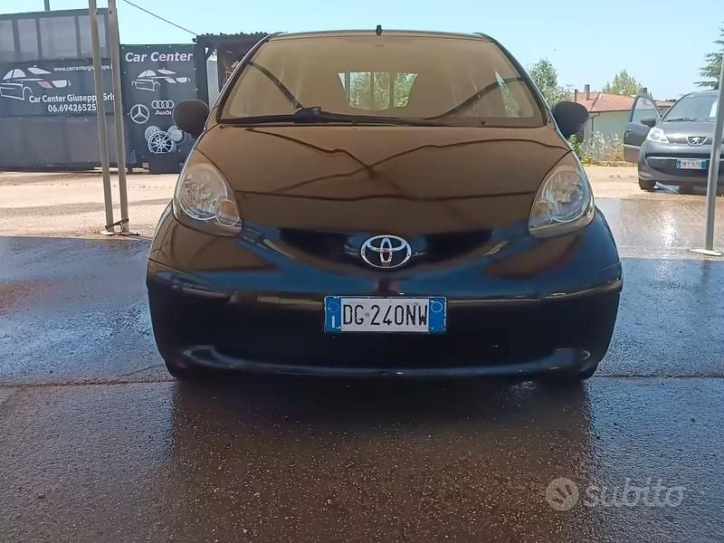 Usata Toyota Aygo 68 CV (50 kW) 2008 Nero Utilitaria