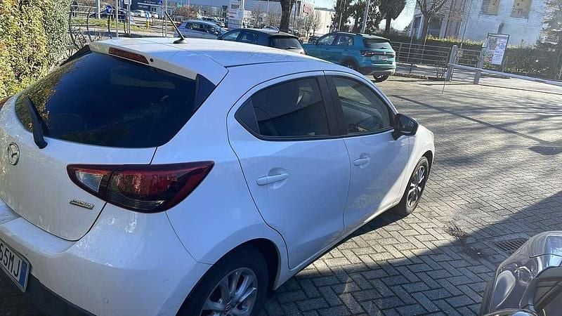 Usata Mazda 2 Exceed 105 CV (77 kW) 2016 Bianco Utilitaria