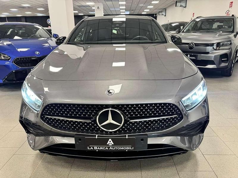Usata Mercedes A200 AMG Line Premium 163 CV (119 kW) 2024 Grigio Berlina