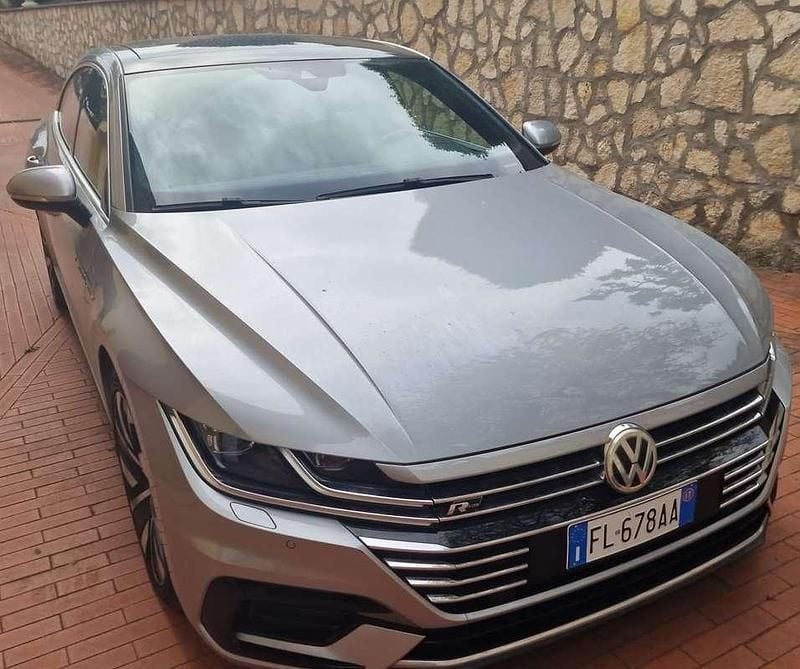 Usata VW Arteon Sportline 239 CV (175 kW) 2017 Argento Utilitaria