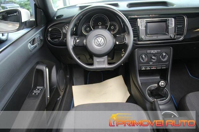 Usata VW Beetle Cabriolet Design 105 CV (77 kW) 2016 Bianco Cabrio