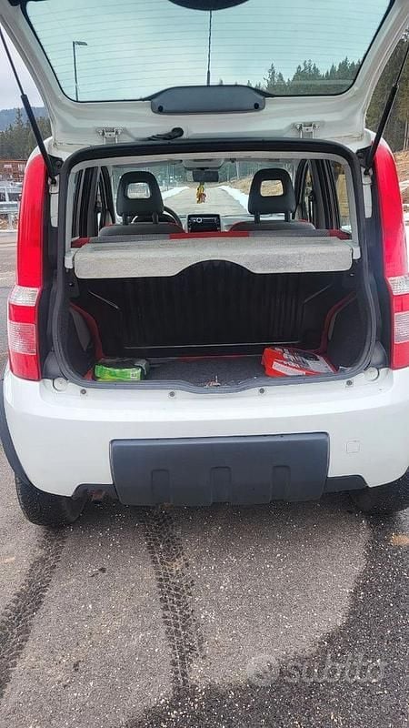 Usata Fiat Panda 4x4 Climbing 60 CV (44 kW) 2006 Bianco Utilitaria