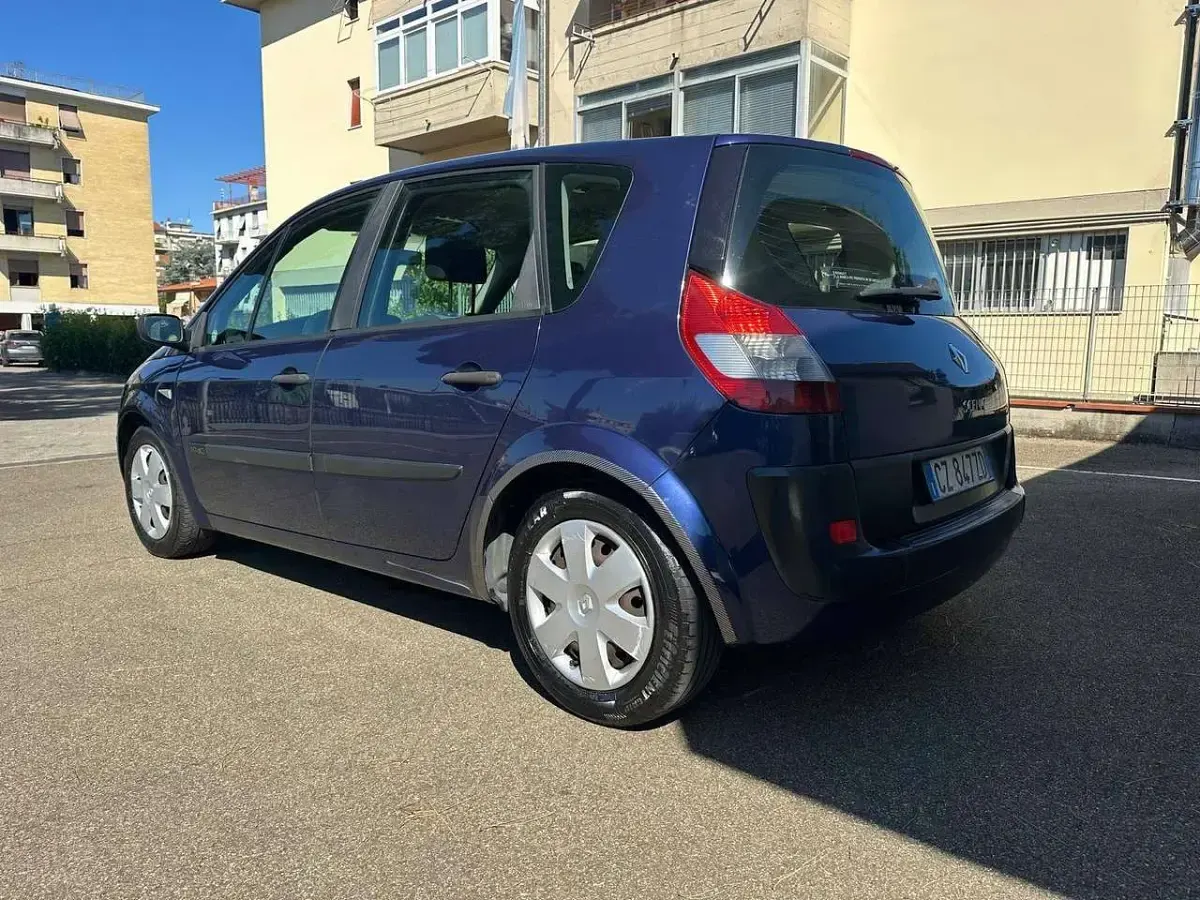 Usata Renault Scénic 131 CV (96 kW) 2006 Blu/azzurro Monovolume