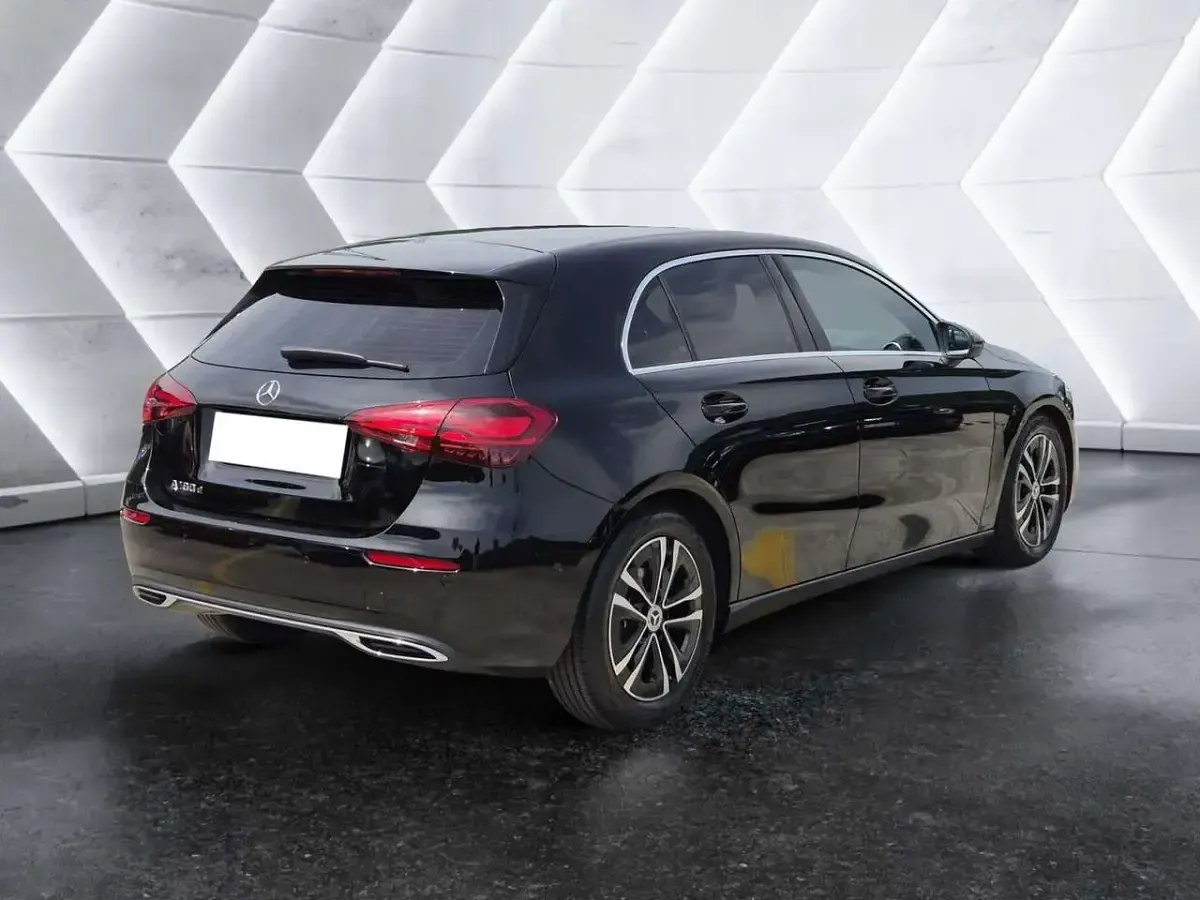 Usata Mercedes A180 Advanced 116 CV (85 kW) 2024 Nero Berlina