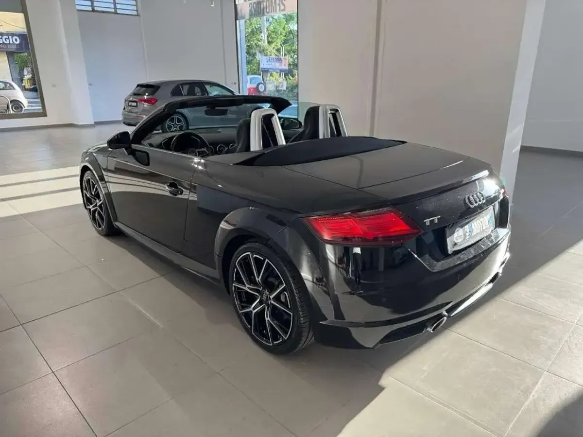 Usata Audi TT Ambiente 245 CV (180 kW) 2022 Nero Cabrio