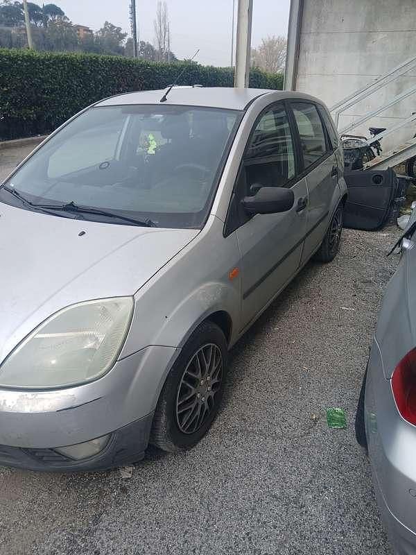 Usata Ford Fiesta Zetec 68 CV (50 kW) 2003 Utilitaria