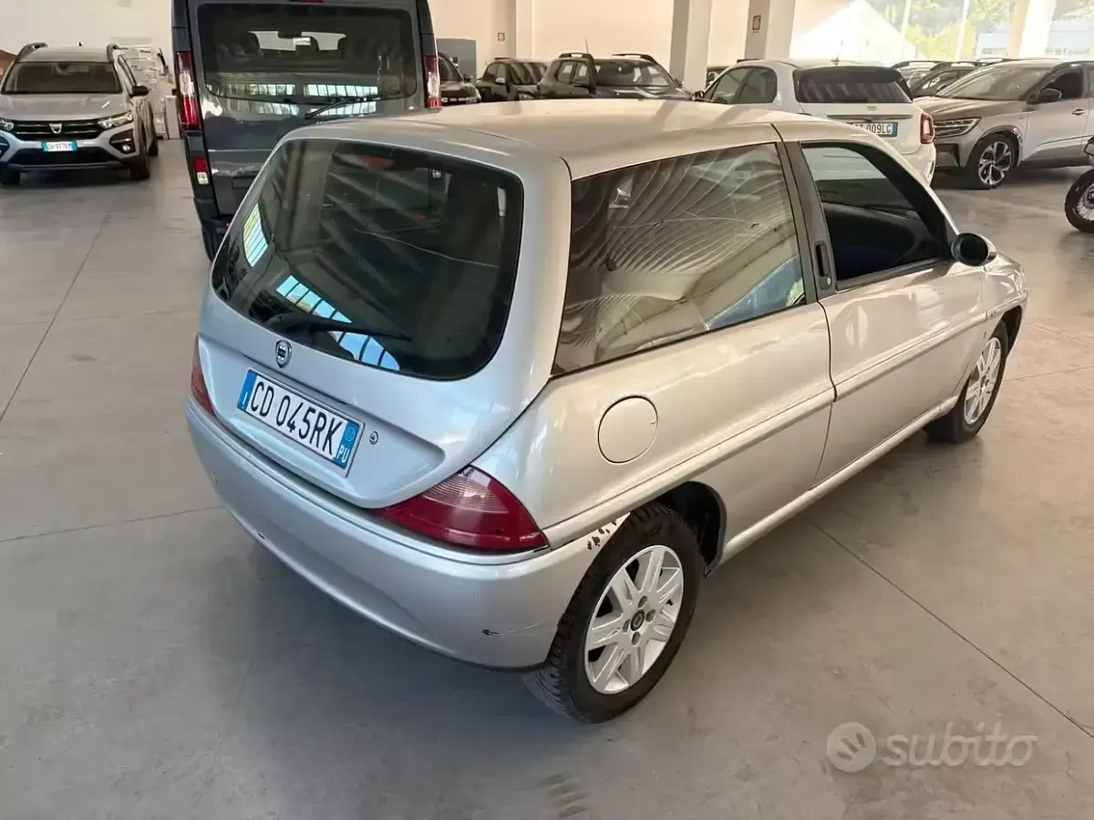 Gebraucht Lancia Ypsilon 60 PS (44 kW) 2002 Grau Kleinwagen