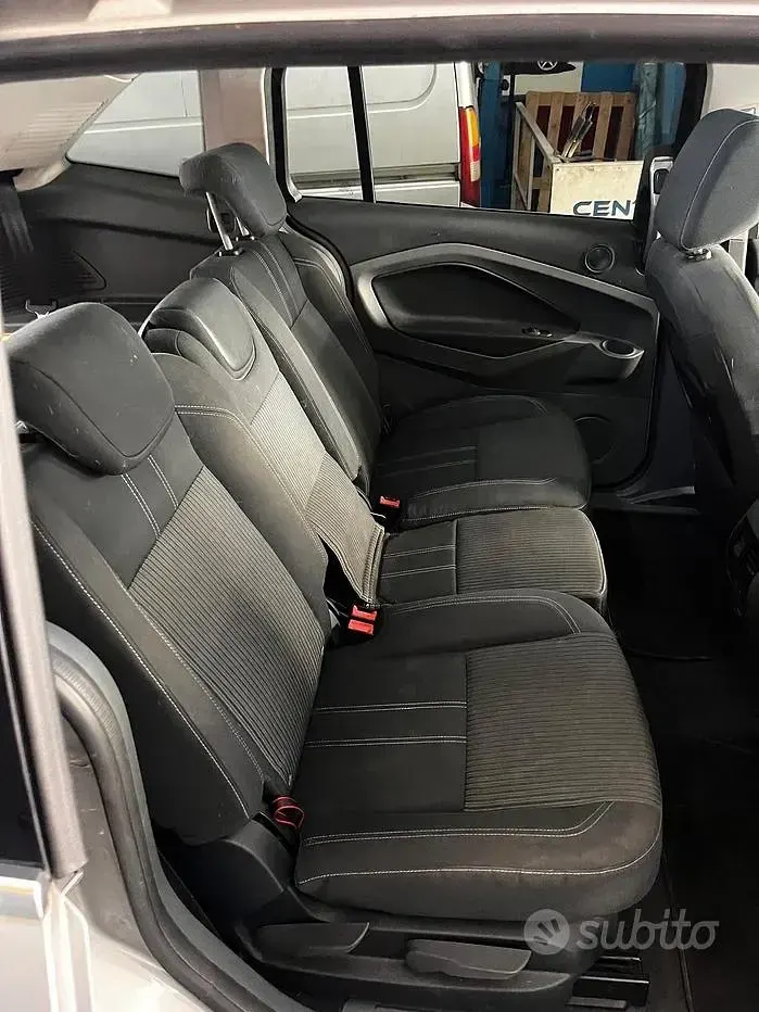 Usata Ford Grand C-Max 115 CV (84 kW) 2011 Grigio Monovolume
