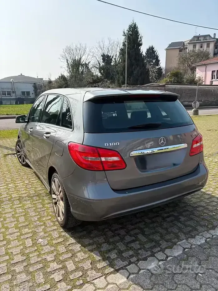 Gebraucht Mercedes B180 116 PS (85 kW) 2014 Van / Kleinbus