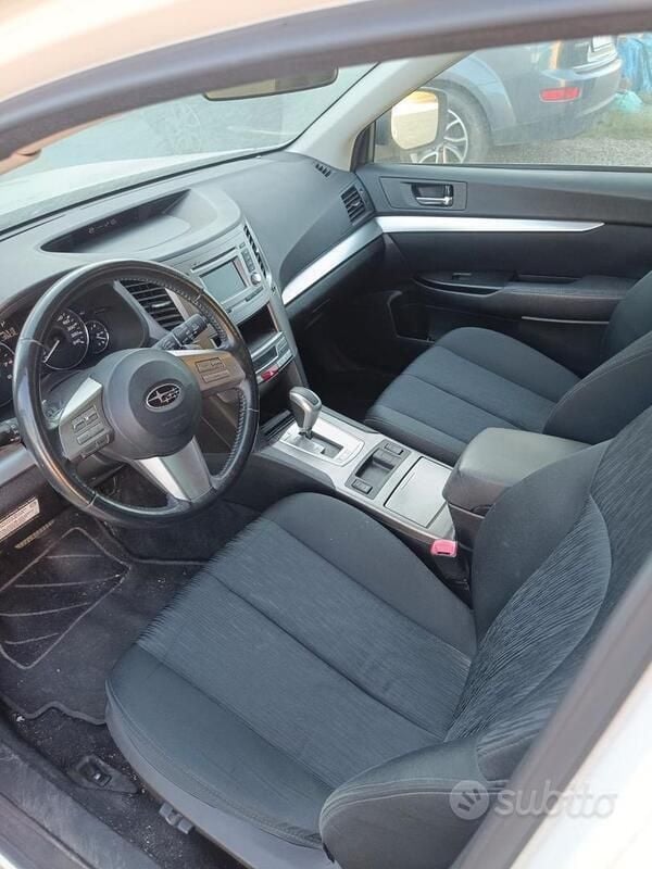 Usata Subaru Legacy 2012 Bianco Station wagon