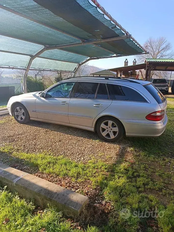 Usata Mercedes 220 150 CV (110 kW) 2004 Station wagon