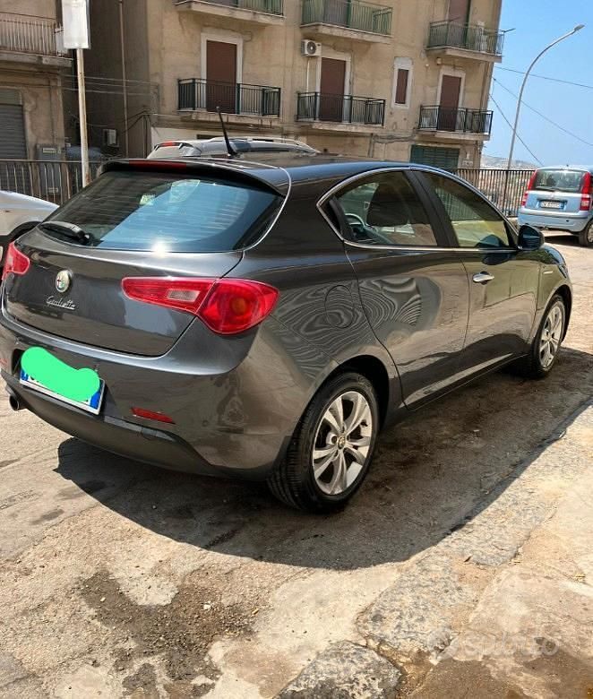 Usata Alfa Romeo Giulietta 105 CV (77 kW) 2011 Grigio Berlina