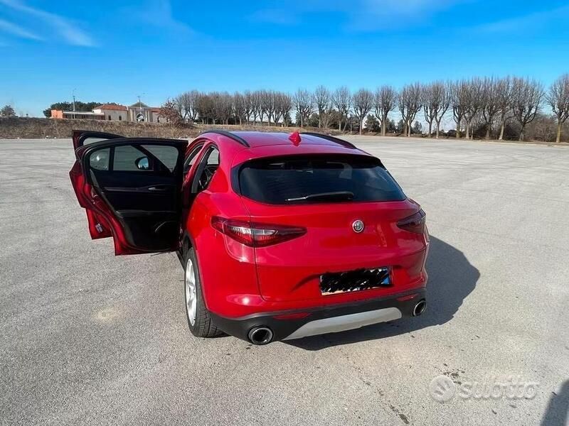 Usata Alfa Romeo Stelvio 280 CV (205 kW) 2016 Rosso SUV