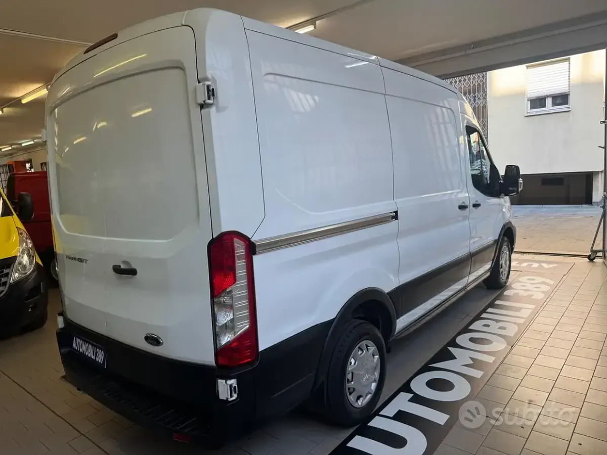 Usata Ford Transit Trend 105 CV (77 kW) 2022 Bianco Furgone