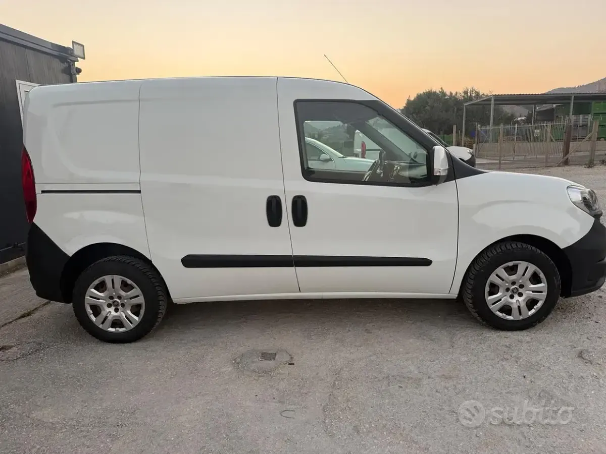 Usata Fiat Doblò 95 CV (69 kW) 2017 Bianco Monovolume