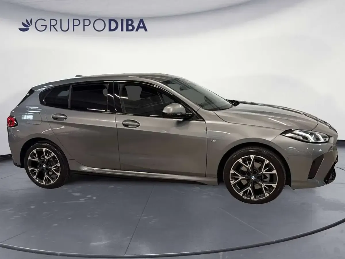 Usata BMW 120 M Sport 163 CV (119 kW) 2025 Grigio Utilitaria