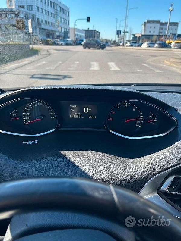 Usata Peugeot 308 SW 115 CV (84 kW) 2015 Grigio Station wagon