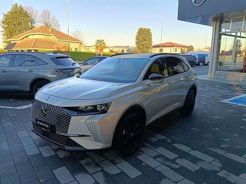 Usata DS Automobiles DS7 Crossback Performance Line Plus 181 CV (133 kW) 2023 Grigio cristallo SUV