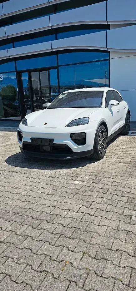 Usata Porsche Macan 197 CV (144 kW) 2025 Bianco SUV