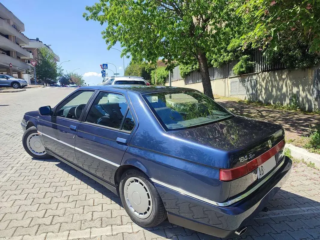 Usata Alfa Romeo 164 Super 144 CV (105 kW) 1994 Blu/azzurro Berlina