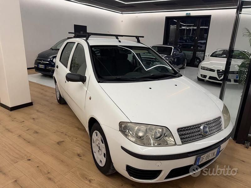 Usata Fiat Punto 69 CV (50 kW) 2004 Bianco Utilitaria