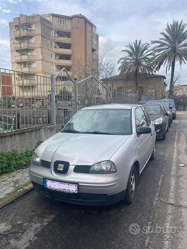 Usata Seat Arosa 50 CV (36 kW) 2004 Grigio Utilitaria