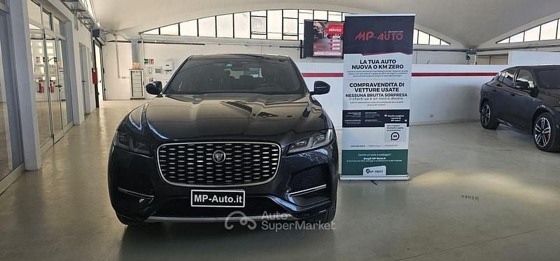 Usata Jaguar F-Pace R-Dynamic 404 CV (297 kW) 2023 Grigio SUV