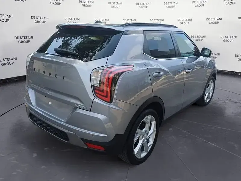 Nuova KGM Tivoli 163 CV (119 kW) 2026 Argento SUV